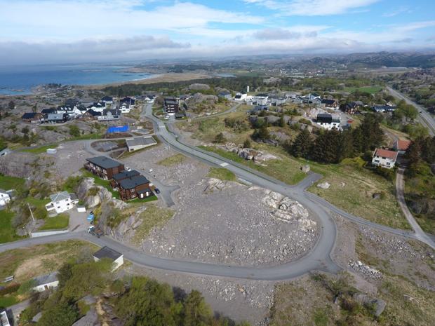 Luftfoto av Skoran boligfelt i Sirevåg